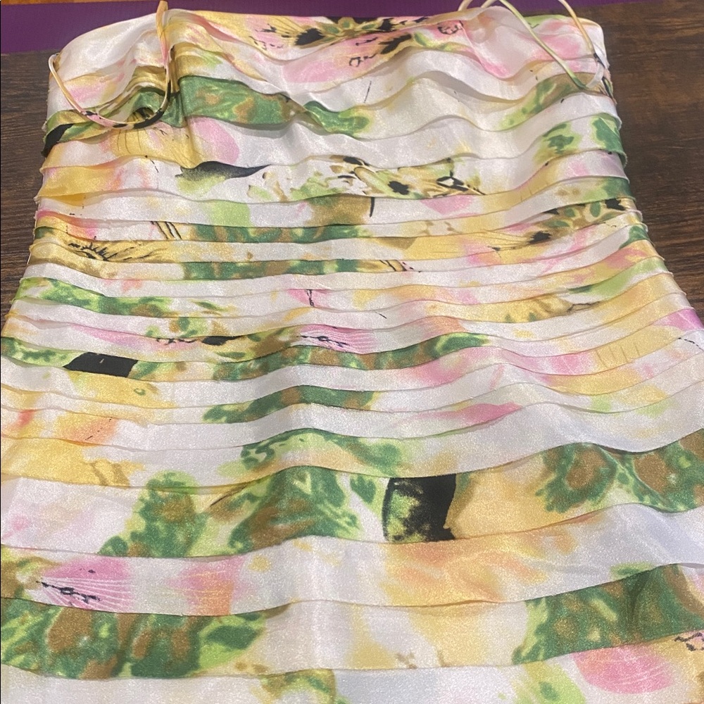 Beautiful floral silk Dress with wrap - Picture 7 of 14